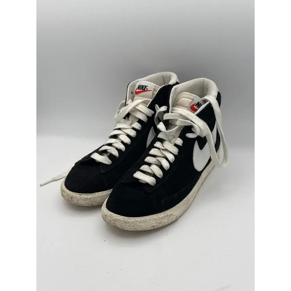 Women’s RARE Nike Blazer Mid Suede Sneakers Size 5Y